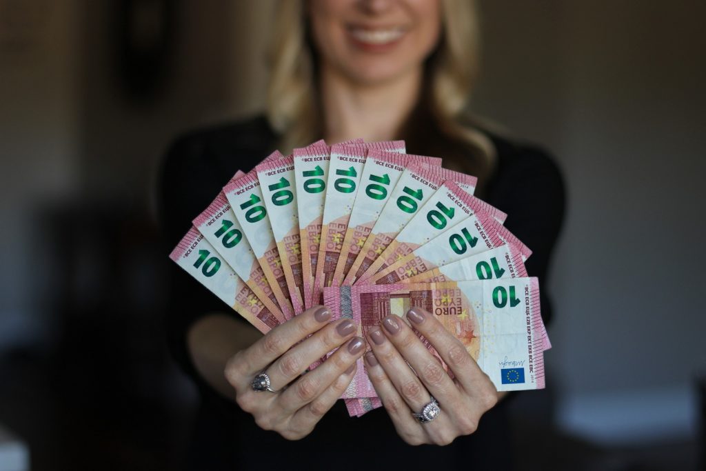 Geld verdienen - Jeder will mehr Einkommen